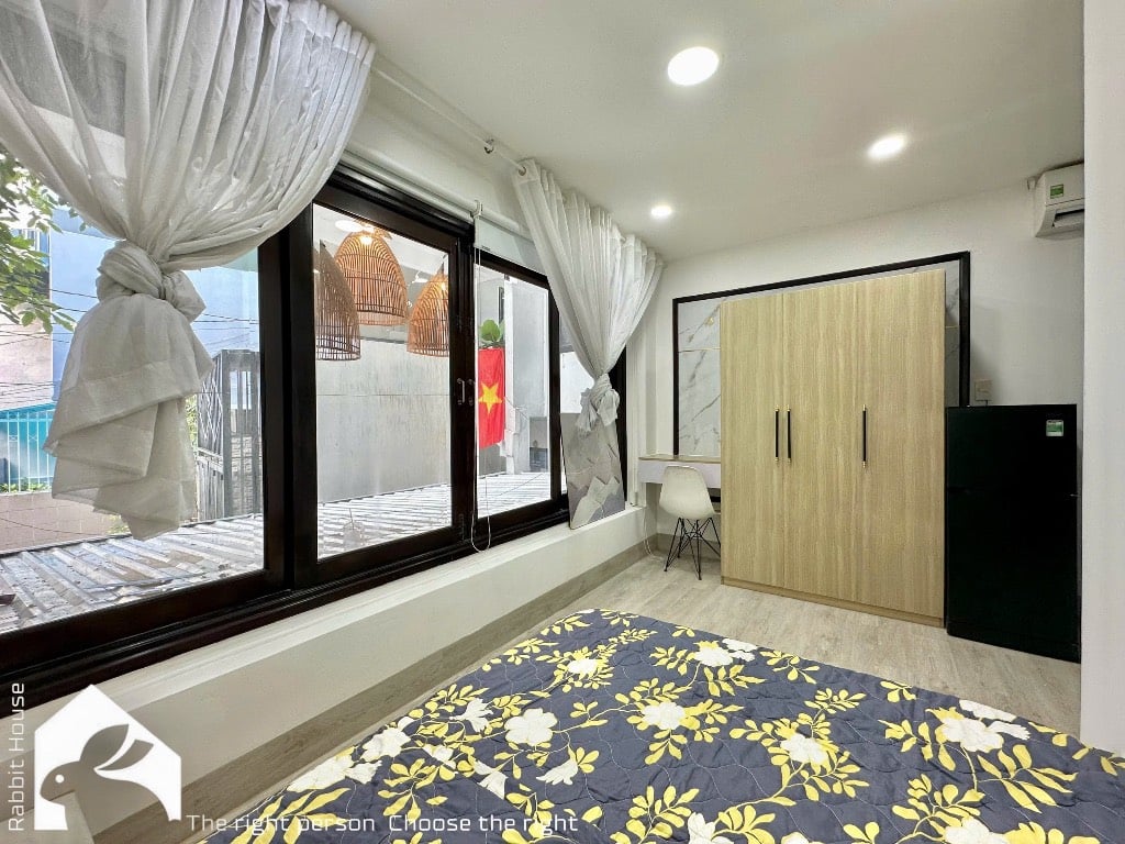 Cho thuê căn hộ Huỳnh Văn Bánh Phú Nhuận, tách bếp cửa sổ trời thoáng sáng full nội thất