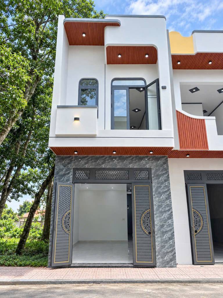 BÁN NHÀ NGAY CÂY XĂNG THẠNH PHÚ, ĐỒNG NAI, BẾP PHÍA SAU, SỔ THỔ CƯ GIÁ RẺ