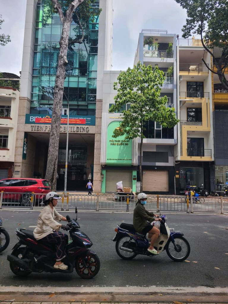 Bán nhà mặt tiền Trần Hưng Đạo, Quận 5, DT 53m², 4 tầng, mặt tiền kinh doanh, giá 26 tỷ