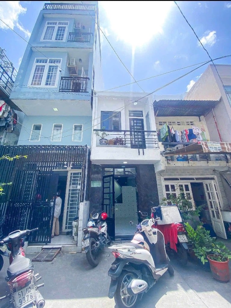 CHO THUÊ NHÀ CÁCH MẠNG THÁNG 8, QUẬN 10, MỚI 3 TẦNG, 3PN, GIÁ 10 TRIỆU