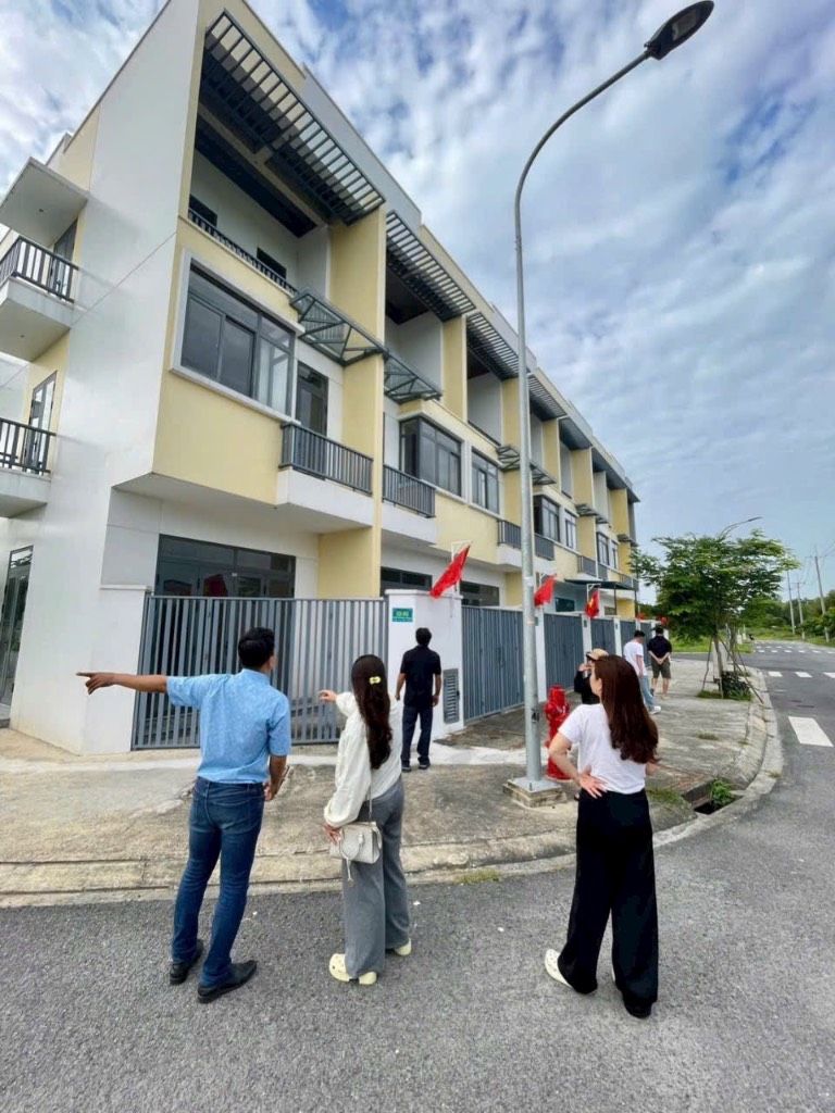 BÁN CĂN NHÀ HƯNG THUẬN TÂY NINH, SANG TRỌNG, NỘI THẤT FULL, CHỈ TỪ 30% SỞ HỮU NGAY