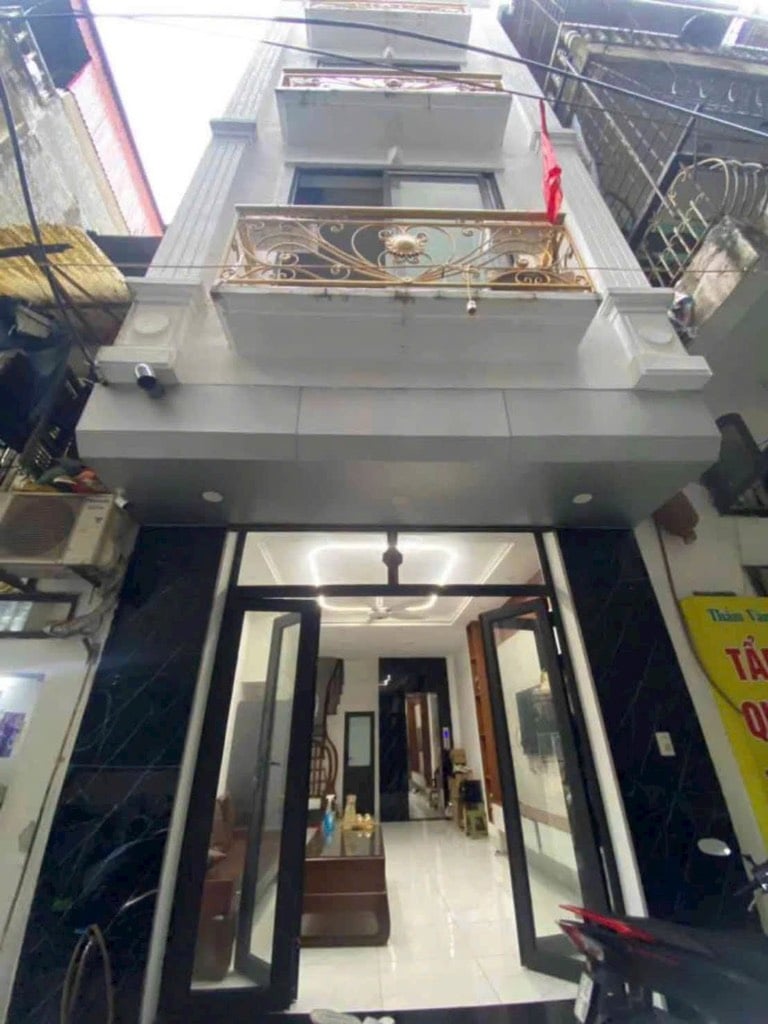 BÁN GẤP NHÀ HAI BÀ TRƯNG, PHÂN LÔ BÀN CỜ, 10M Ô TÔ TRÁNH,  NHÀ 4 TẦNG  1 TUM