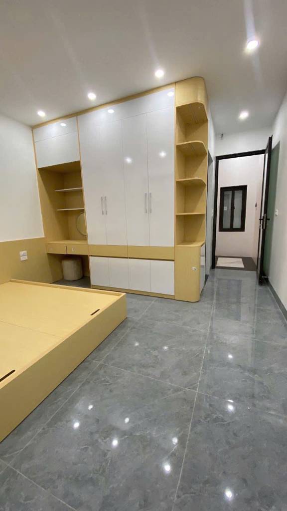 Cho thuê nhà Đê Trần Khát Chân, Hai Bà Trưng 35m x 5T giá 12 triệu