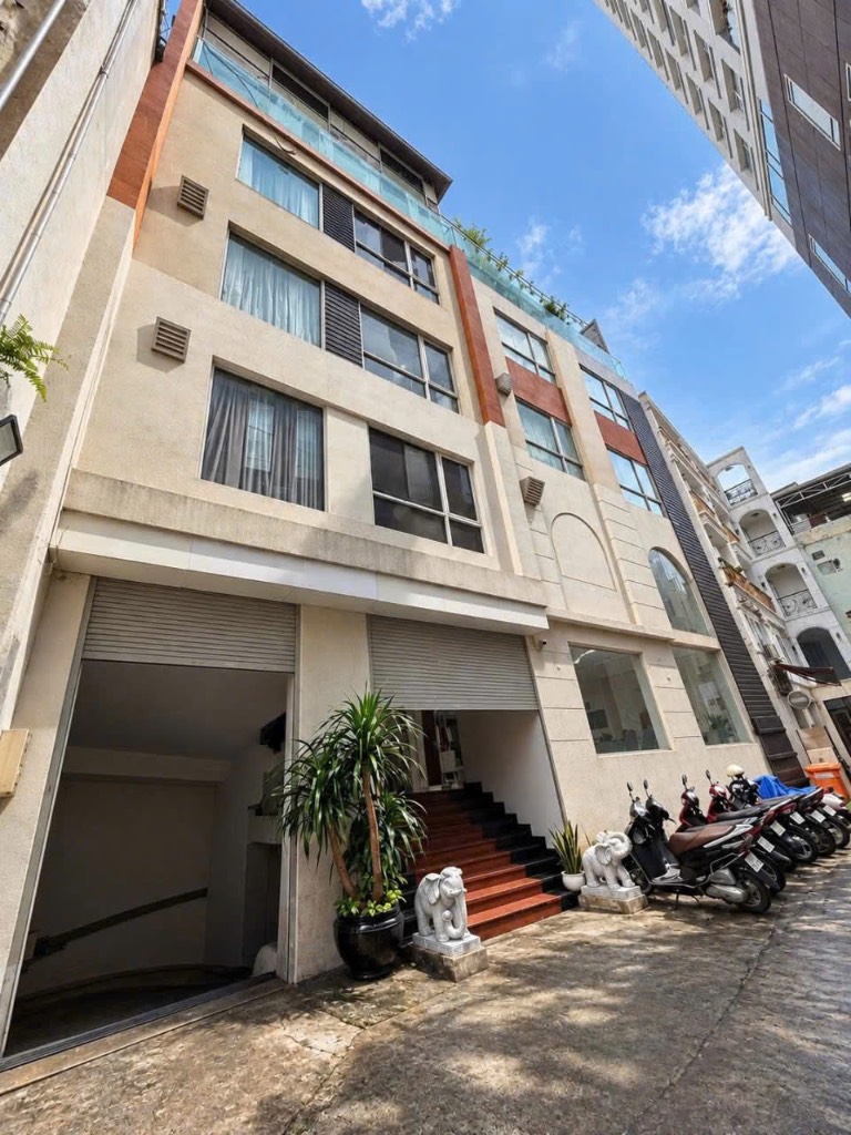 Cho thuê tòa nhà Phan Đăng Lưu Phú Nhuận, 1.440m2, hầm 6 lầu, thang máy, giá 115 triệu
