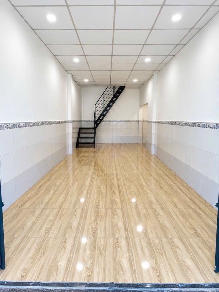 Cho thuê nhà Phạm Văn Đồng Gò Vấp, dt 4x8m, 2PN 2WC, nguyên căn, giá 8 triệu