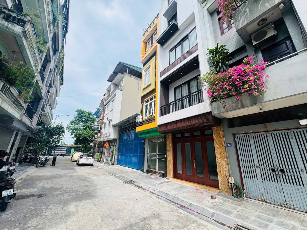 Bán nhà tái định cư Việt Hưng, Long Biên, 6 tầng, gara, vỉa hè, ôtô tránh, vừa ở vùa kinh doanh