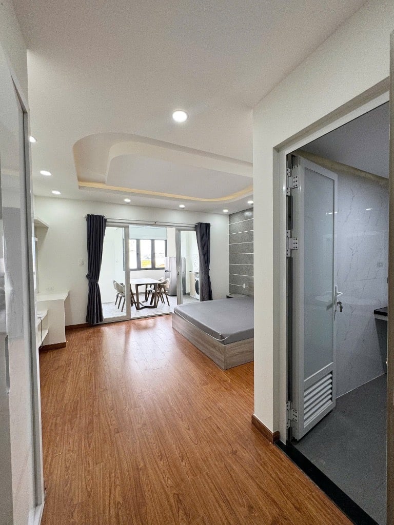 CHO THUÊ CĂN HỘ 1PN HOÀNG DIỆU, PHÚ NHUẬN, 50M² CÓ BAN CÔNG – GIÁP LÊ VĂN SỸ