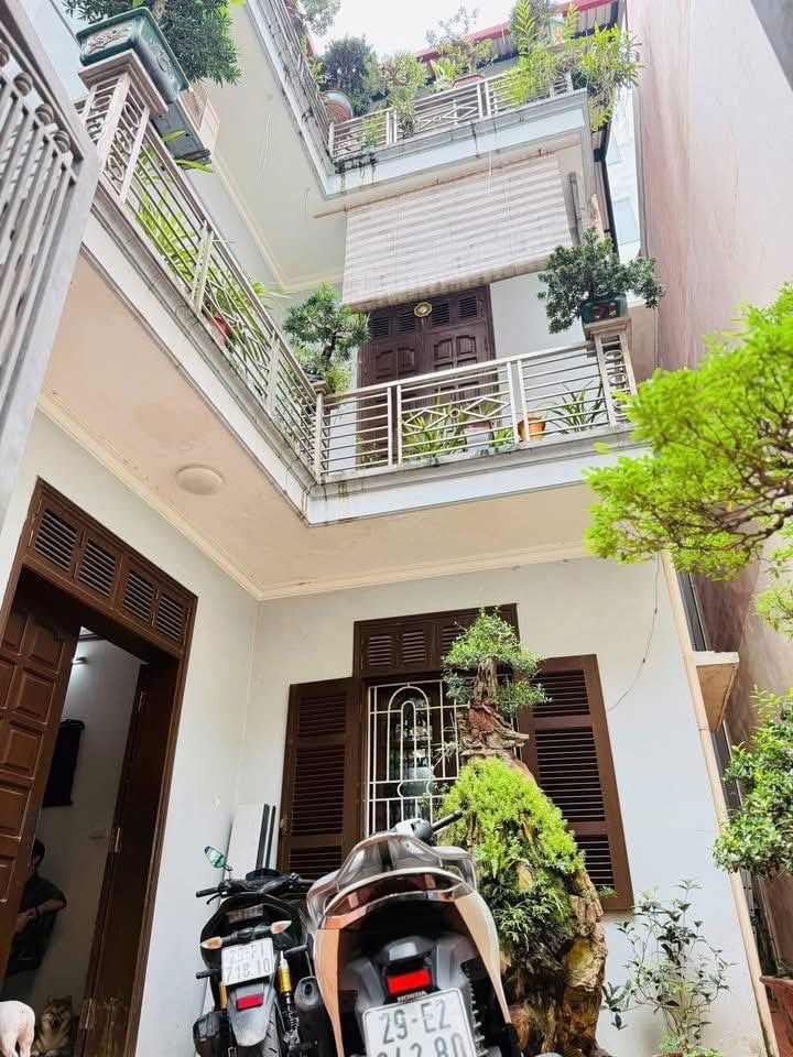 Bán biệt thự Lạc Long Quân Tây Hồ, 120m², mặt tiền 8,7m, giá 57,5 tỷ