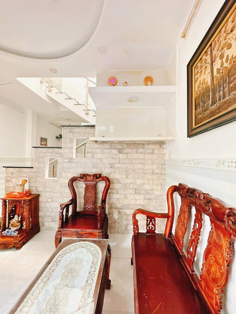 Cho thuê nhà Bạch Đằng, Bình Thạnh, 4,5x8m 2 tầng 2PN, giá thuê 9,5 triệu/tháng