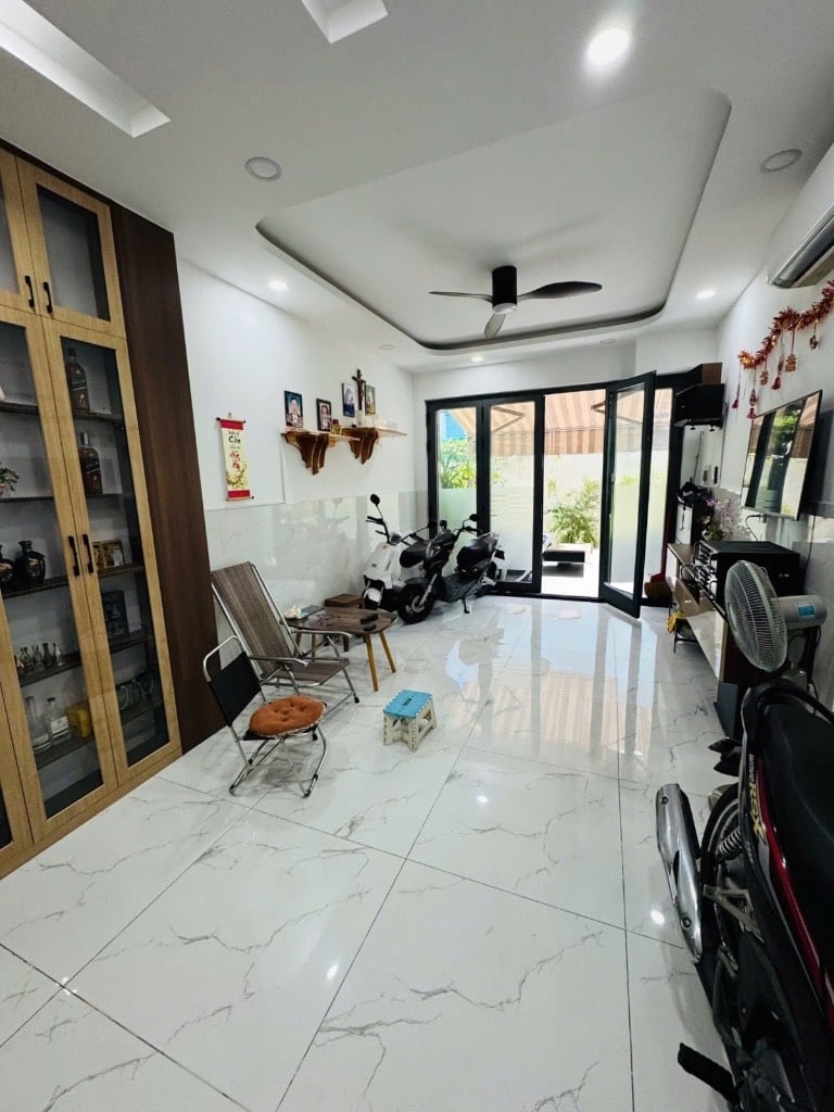 Продаётся дом, 5 спален, 50 м², Bình Thạnh