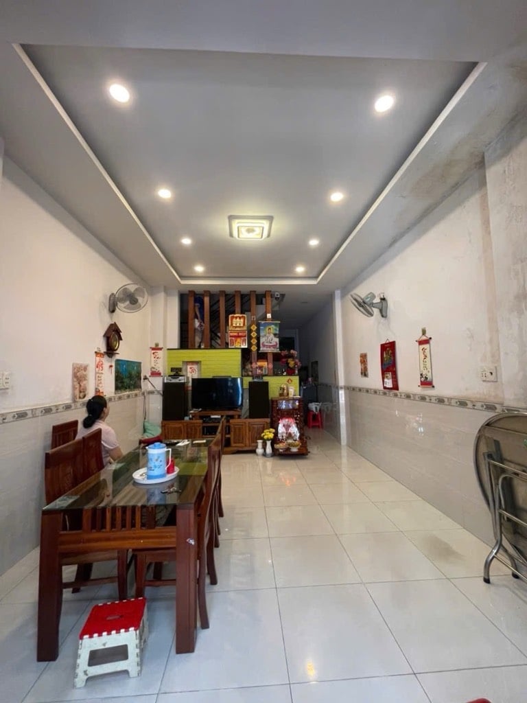 Nhà Lê Văn Quới Bình Tân , hẻm xe tải , gần ngã tư bốn xã , vị trí đắc địa