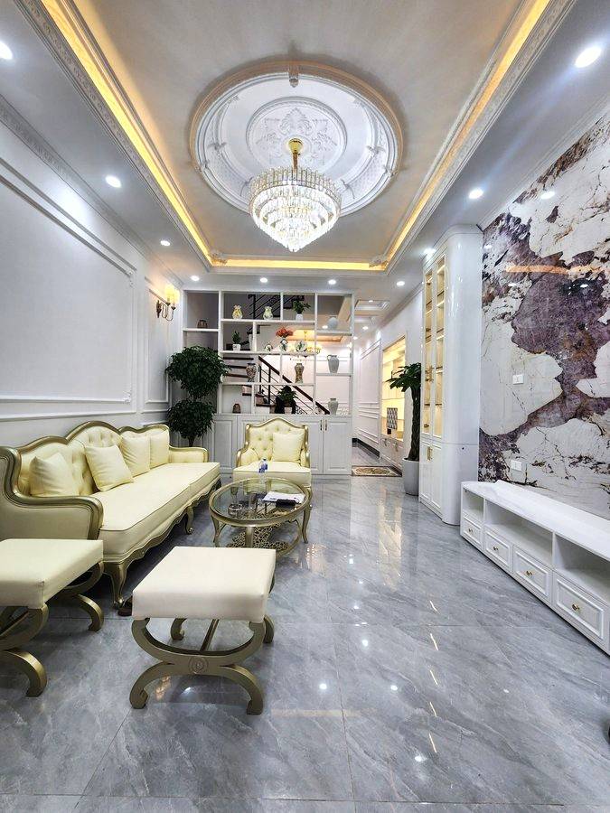 Cho thuê nhà riêng, 6 PN, 50 m², Đống Đa