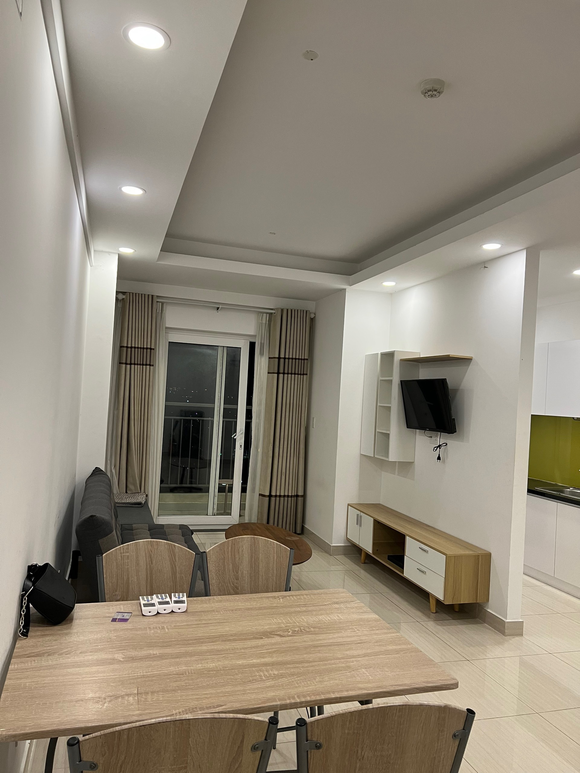 Cho thuê căn hộ cao cấp cc moonlight residences 75mv
