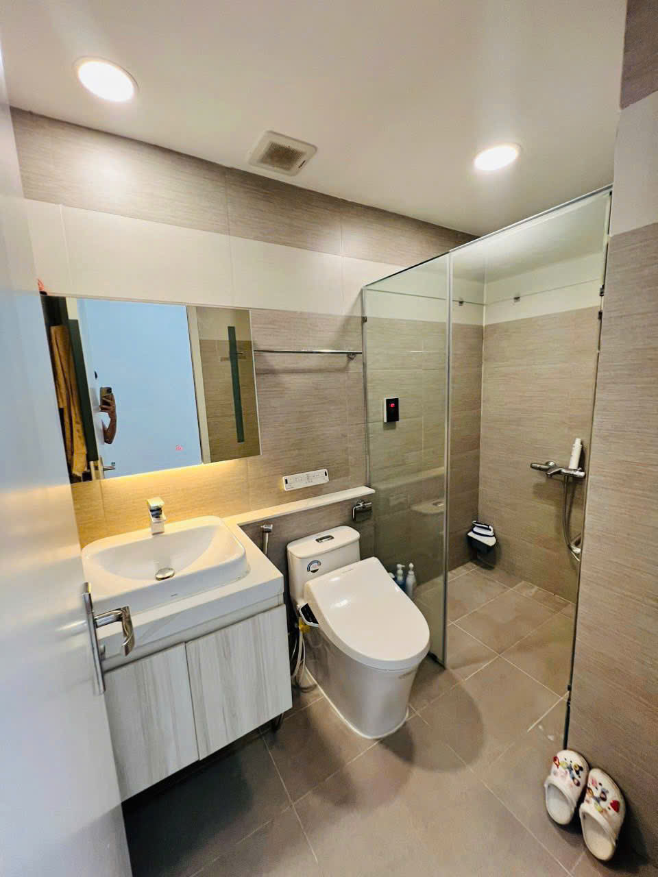 Cho thuê căn hộ chung cư 40m2 167 đường Nguyễn Biểu, quận 5 an ninh tốt