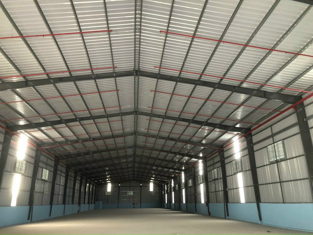 Cho thuê xưởng DT743B - Tp.Dĩ An. DT 2400m2
