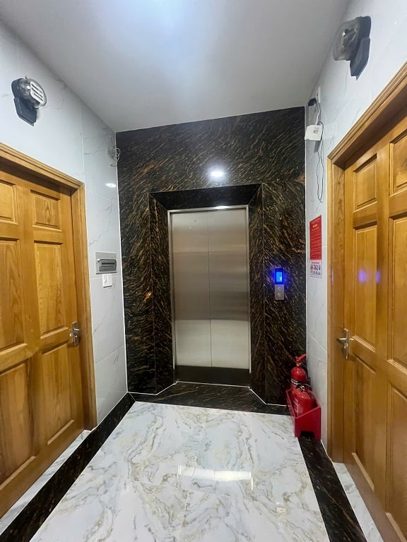 Cho thuê phòng 40m² có ban công – gần Vạn Hạnh Mall, ĐH Kinh Tế UEH – full nội thất, thang máy