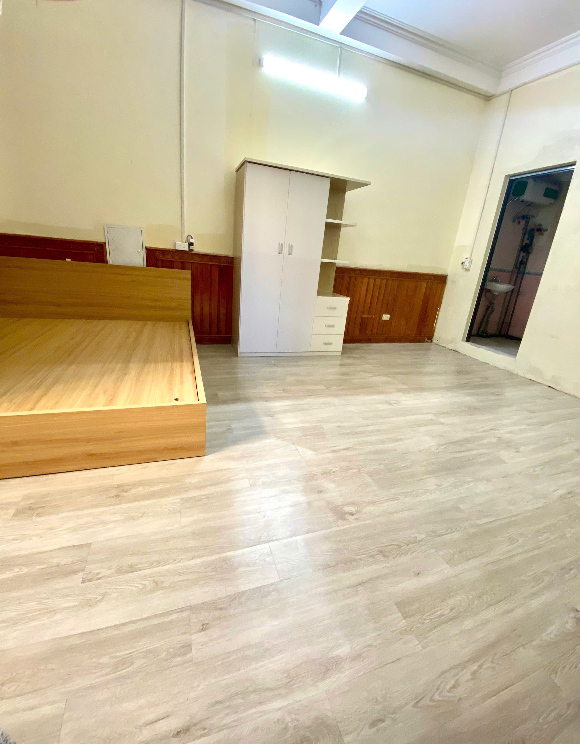Chính chủ cho thuê phòng full nội thất ngay Dương Quảng Hàm, Cầu Giấy, giá rẻ