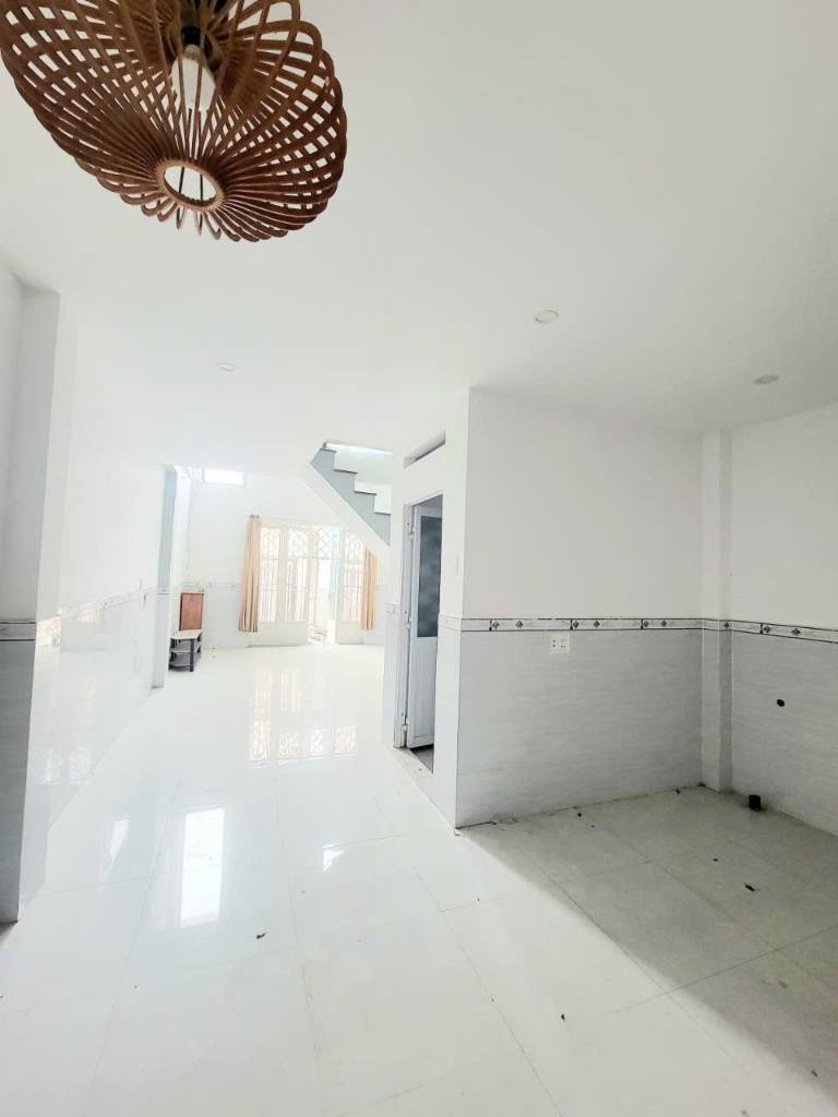 Giảm giá sâu 45tỷ bán, nhà mặt tiền đường Sư Vạn Hạnh DT 8X25, KC 4 tầng HDT 159tr/th bán gấp 45tỷ