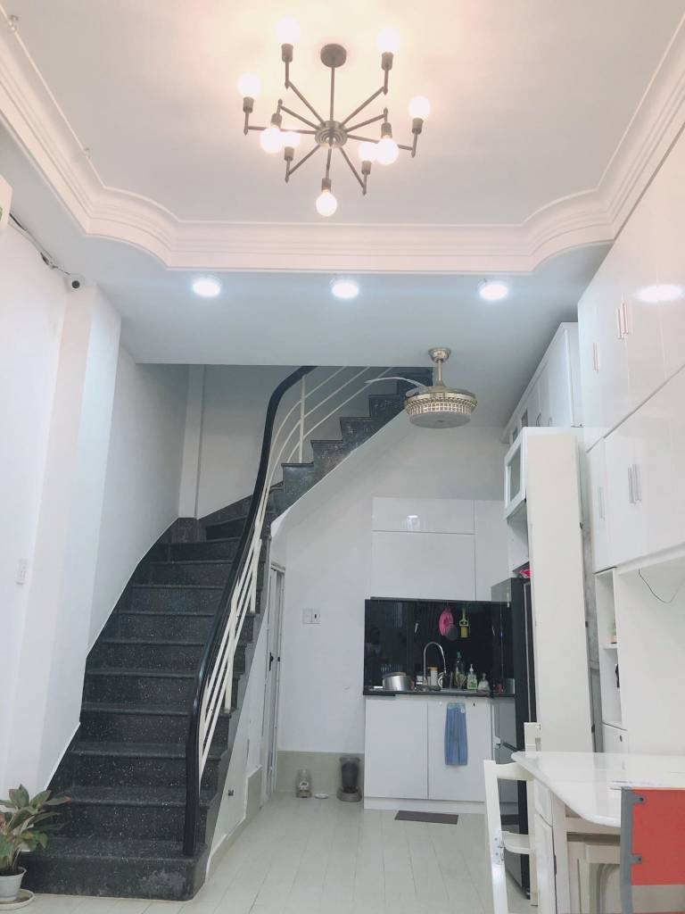 Bán nhà Tô Ngọc Vân, kinh doanh được, hẻm oto, diện tích 5m x 15m, giá 5.2 tỷ