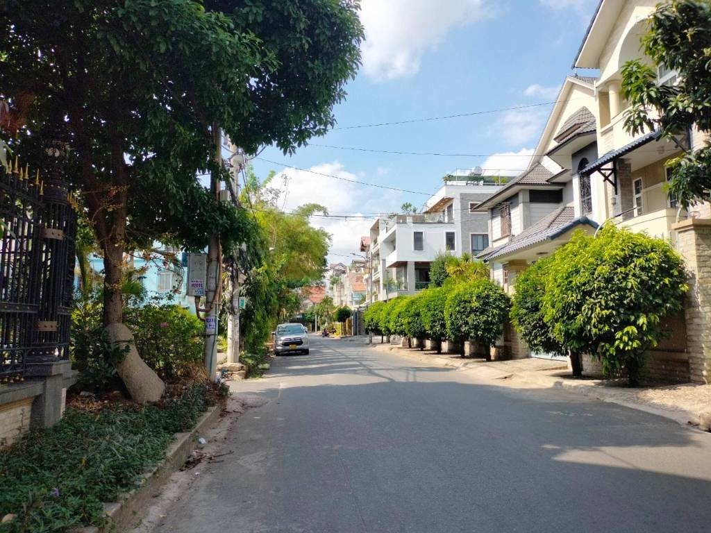 Bán nhà mặt phố 5,5x25m đường Ngô Bệ quận Tân Bình sổ hồng chính chủ