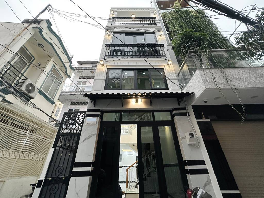 Bán Nhà Đẹp 5 Tầng - Đường Thích Quảng Đức - Hẻm Oto 44m2 - Giá 7.6 Tỷ