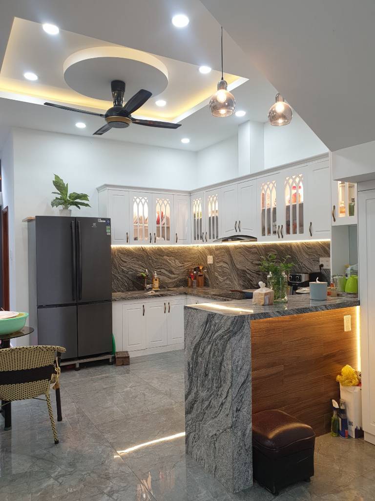 Bán nhà mặt tiền Bình Trưng Đông, Quận 2, diện tích: 80m², kết cấu: 4 tầng, giá bán: chỉ hơn 9 tỷ