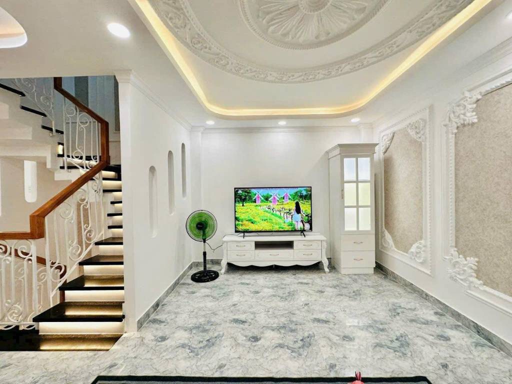 Nhà mới full nội thất - gần phố - sổ vuông - 3 ngủ - Hồng Mai Hai Bà Trưng 5 tầng 25m2