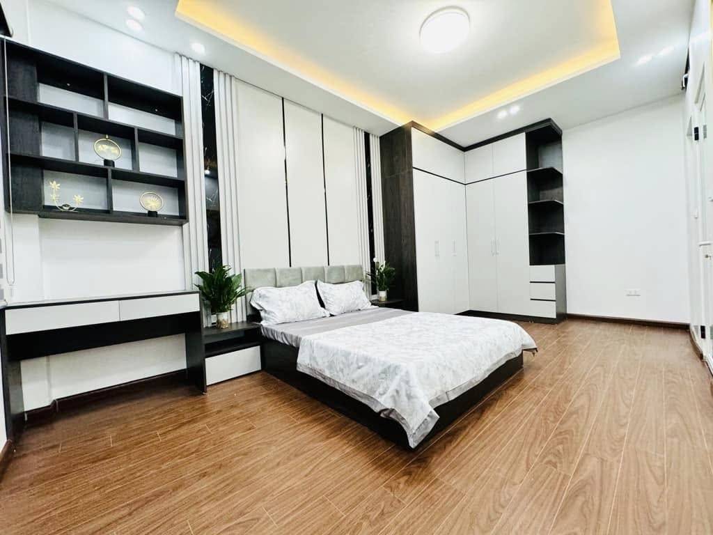 Nhà Mễ Trì, 40m2, 5 tầng, mt 4m, ô tô tránh, kinh doanh mọi mặt hàng, khu vực sầm uất