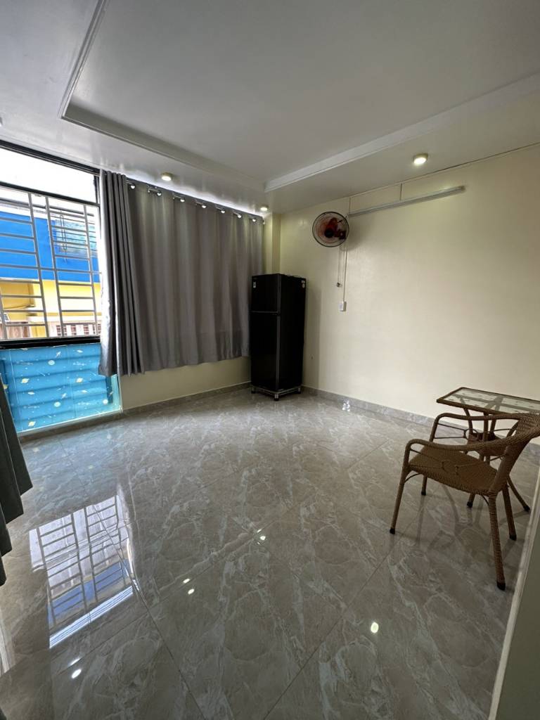 Cho thuê phòng trọ mặt tiền đường Phạm Hữu Lầu, Quận 7, full nội thất, giá 4,1 triệu
