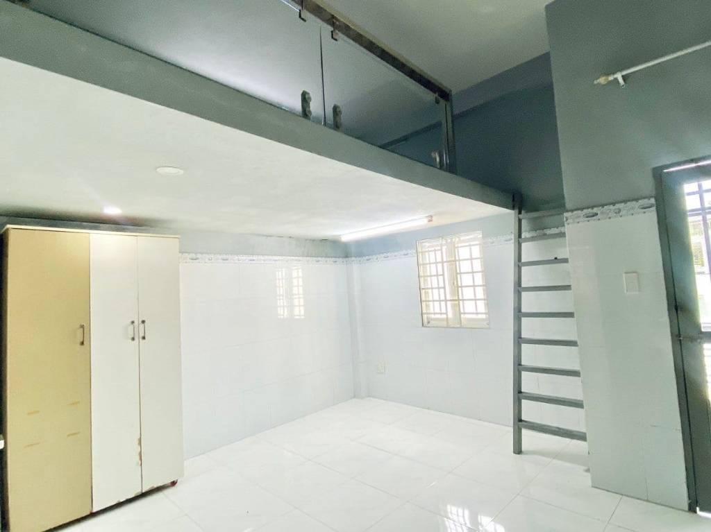 Cho thuê căn hộ có gác 30m², full nội thất, gần Phú Mỹ Hưng, UFM, TDTU, NTTU