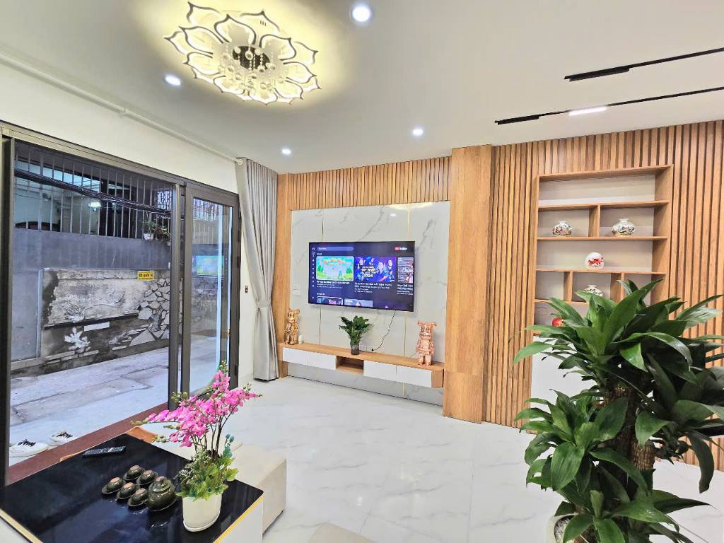 Bán nhà hẻm xe hơi Bình Tiên, Quận 6, 80m², 4 tầng BTCT, 4 phòng ngủ, sân thượng thoáng mát