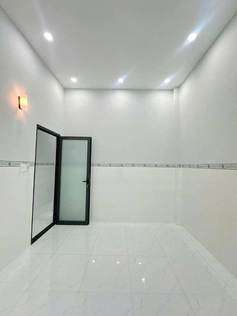 Cho thuê nhà mặt tiền 900m2 đường Phạm Ngọc Thạch Thủ Dầu Một