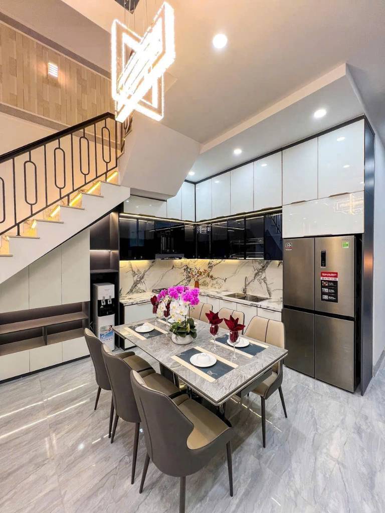 Bán căn hộ mini mặt phố Trần Duy Hưng Hà Nội, 80m2, 9 tầng, 16 phòng, dòng tiền 110 triệu mỗi tháng