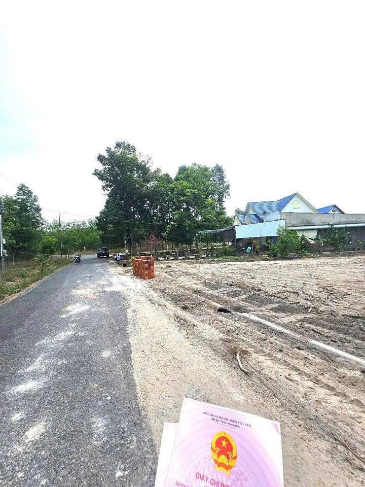 Đất 250m bán giúp tại dầu tiếng