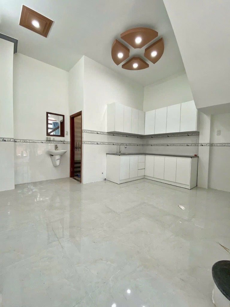Bán nhà riêng 5 tầng 34m2 ngõ 335 An Dương Vương, Phú Thượng, Tây Hồ, nội thất đầy đủ