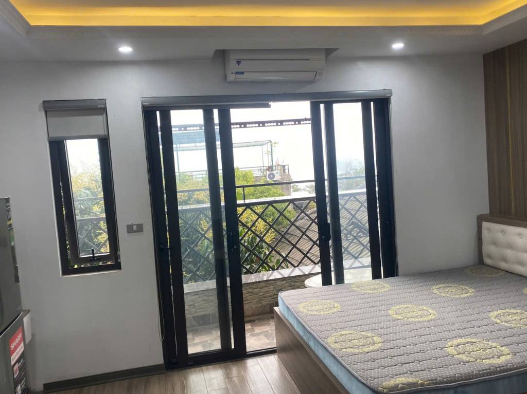 Cho thuê Căn Apartment tại ngõ 193 Trích Sài. Ban công rộng thoáng View hồ Tây. Chỉ 6.5tr