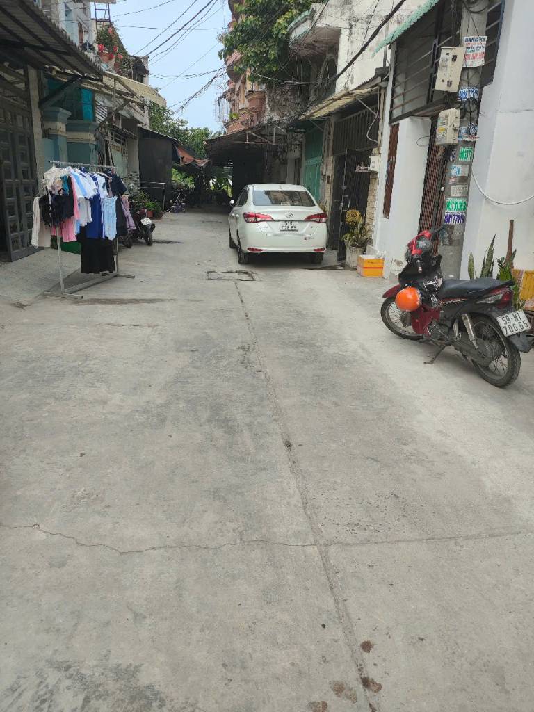 Bán nhà Lạc Long Quân, Tây Hồ, 48m², 6 tầng thang máy, ngõ thông ô tô, giá 11.5 tỷ