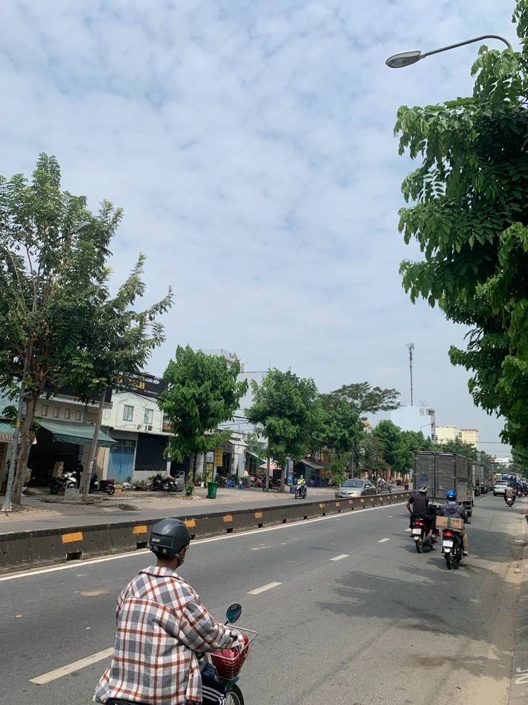 Bán nhà riêng 61m2 trên đường Phạm Văn Bạch, Tân Bình, tiện ích đầy đủ chỉ 5 tỷ