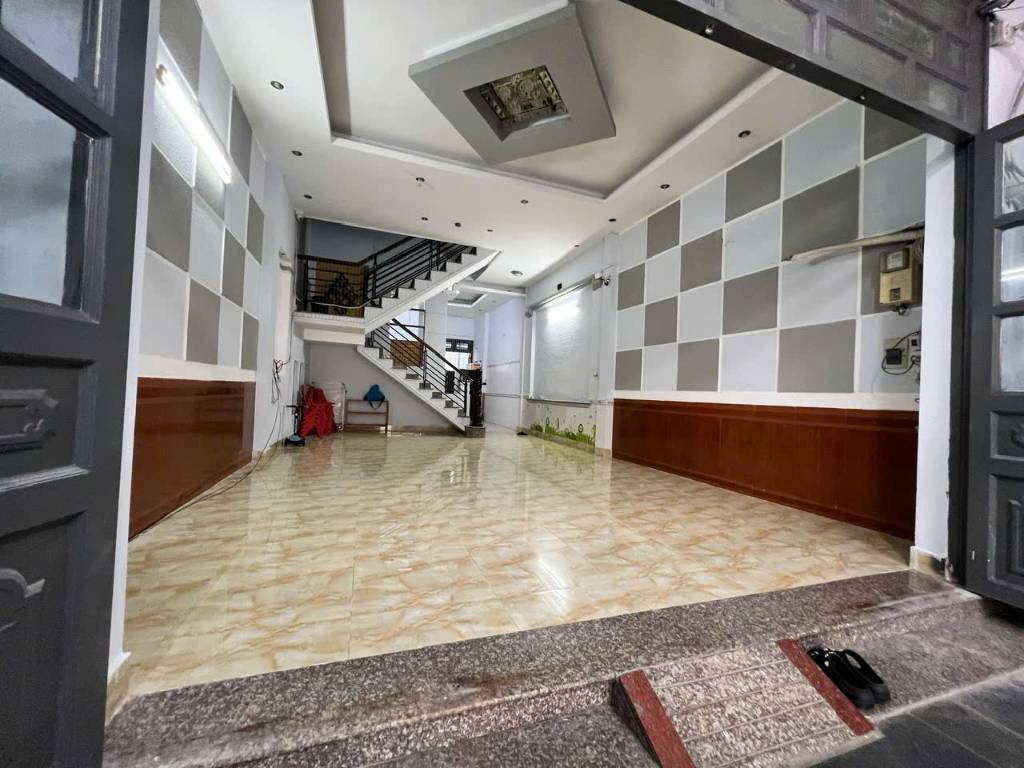 Bán nhà mặt phố 20 x 50m đường Điện Biên Phủ, quận Bình Thạnh, thu nhập 2 tỷ/tháng