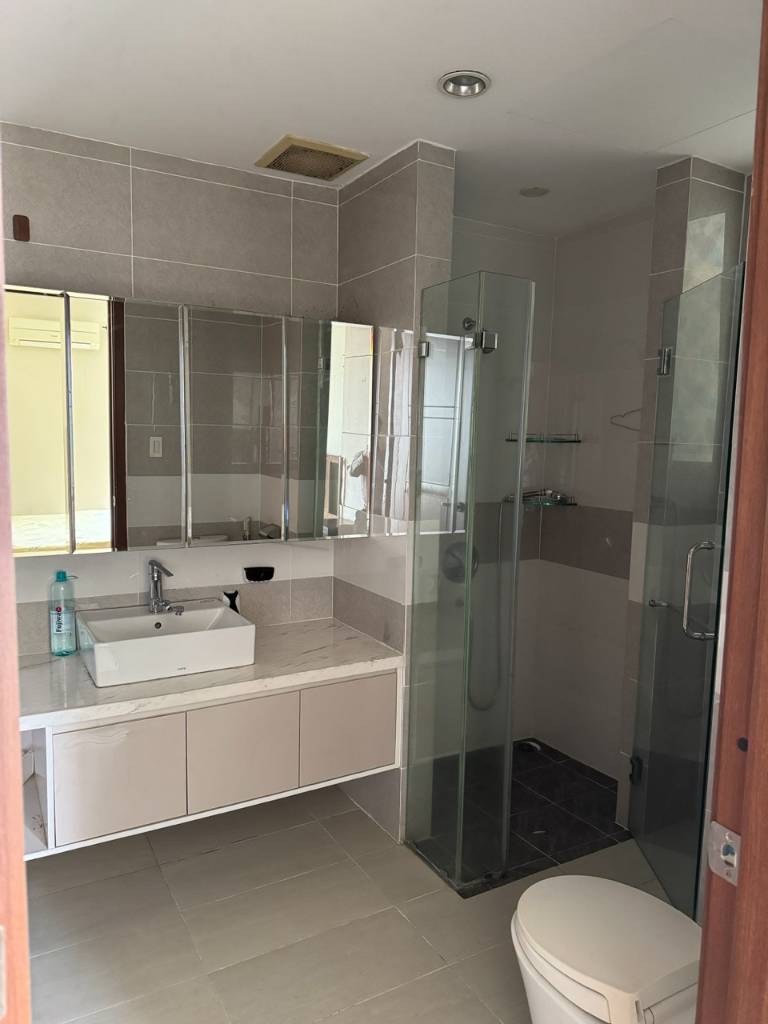 Cho thuê căn hộ 110m² Dự án Legend Tower 109 Nguyễn Tuân, quận Thanh Xuân, nội thất đầy đủ, giấ rẻ