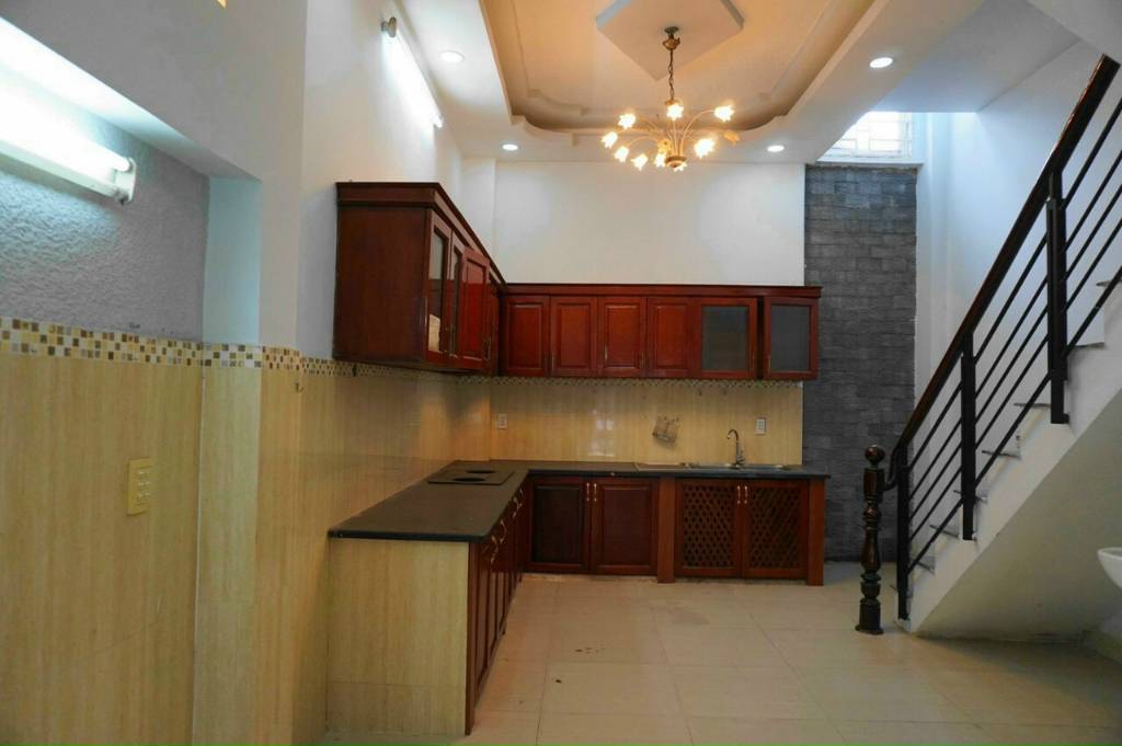 PHÁ SẢN BÁN NHÀ GẤP Đ TỐ HỮU Q2 63M2 930TR SHR SÁT CHỢ TIỆN KD