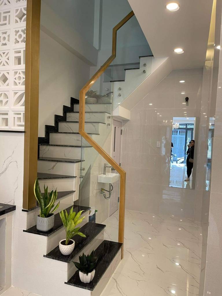 Cần tiền chữa bệnh gấp bán nhà Đ Einstein, Thủ Đức 55m2 1ty050tr shr