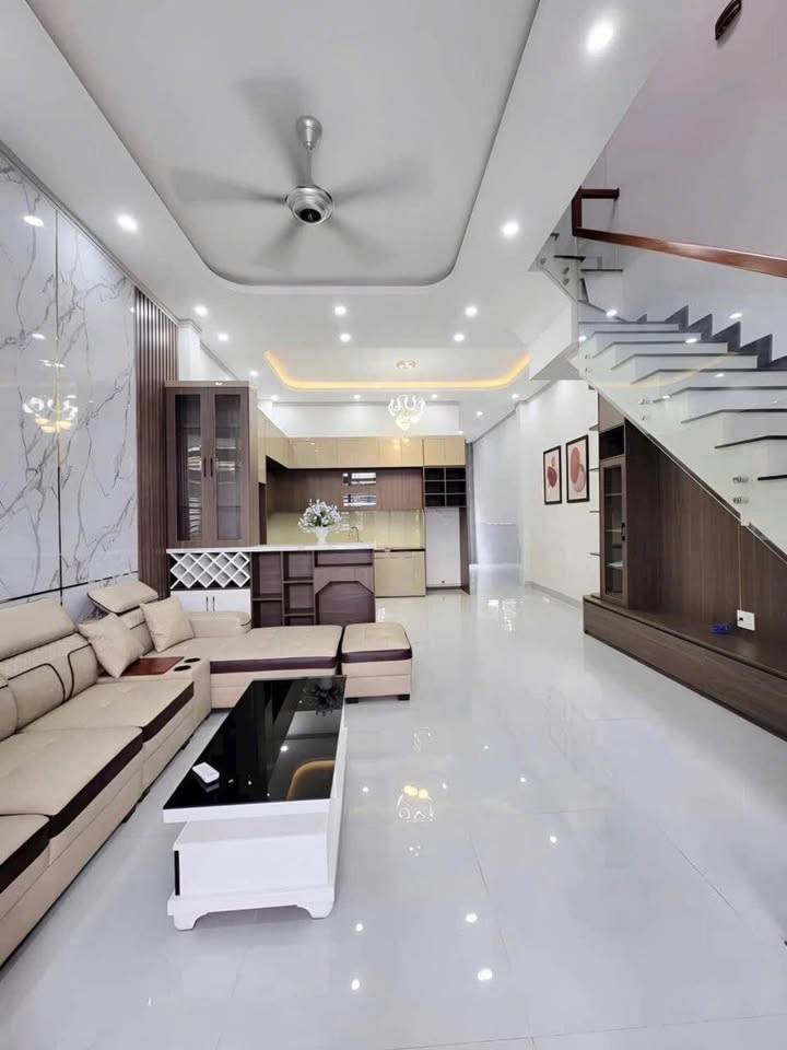 Bán nhà khu sân bay tại đường Bạch Đằng, Tân Bình, đường nhựa 6m, 3 mặt thoáng, chỉ 11.x tỷ