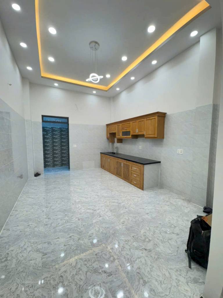 Bán nhà 2 tầng gần Bệnh viện Thống Nhất, hẻm sạch sẽ an ninh, phường 10 Tân Bình