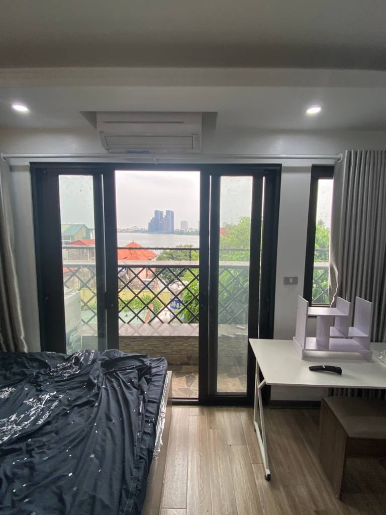 Cho thuê Căn hộ CCMN vị trí đẹp nhất phố Trích Sài, Tây Hồ. View hồ cực thoáng. Chỉ 6tr