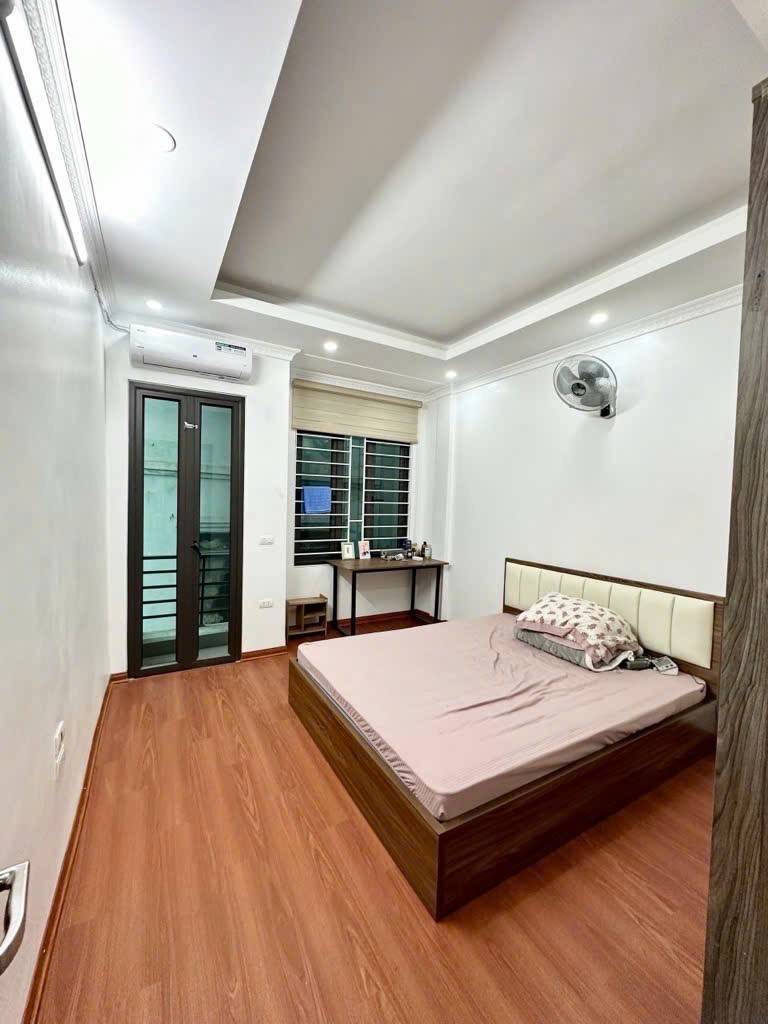 Nhà đẹp mặt hồ Lương Nỗ, Đông Anh với diện tích 184m2, giá chỉ 19 tỷ, view triệu đô hiếm có