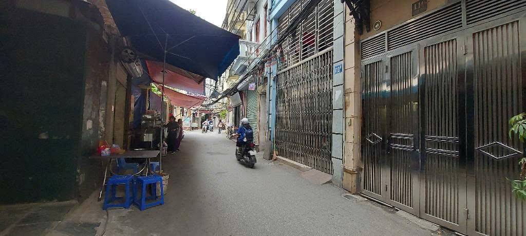 Nhà Đẹp Trung Tâm Quận 10 , CMT8,  gần Công Viên Lê Thị Riêng với nội thất cao cấp