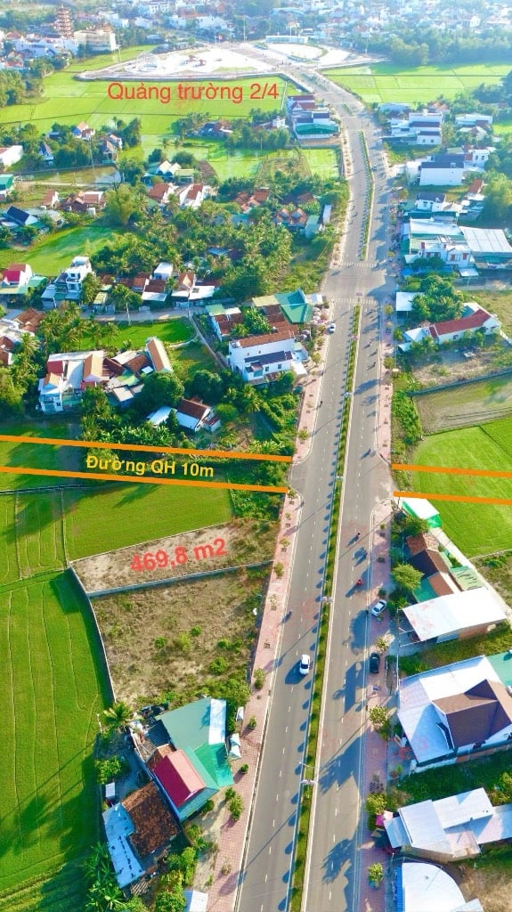 Bán đất mặt tiền đường 2/4, trung tâm Ninh Hoà, full thổ cư, sổ chính chủ giao dịch ngay. Giá tốt