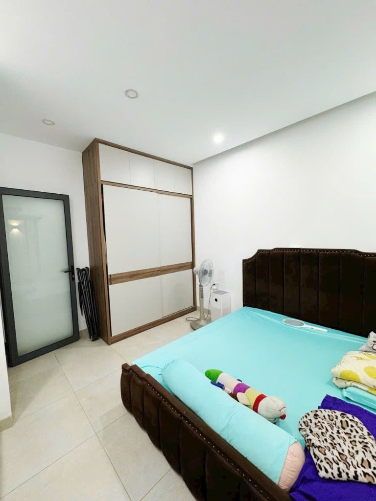 Bán nhà tại Phùng Chí Kiên, Cầu Giấy, Hà Nội, cơ hội kinh doanh tốt