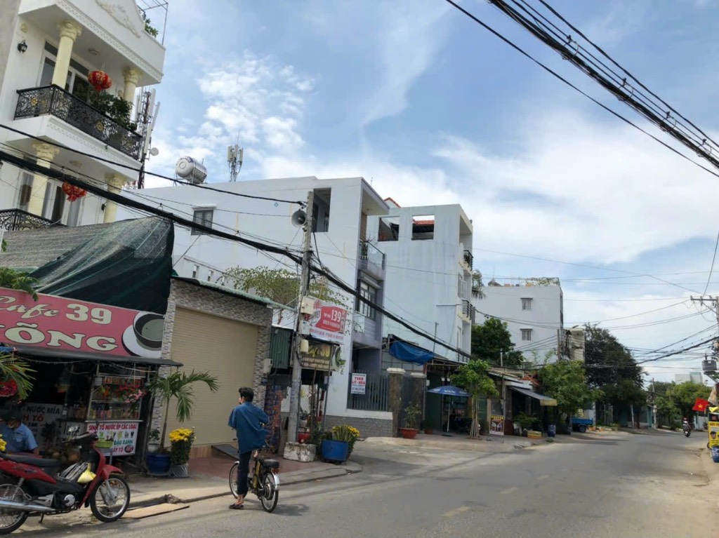 Cần bán đất lô góc 196m² đường Hòa Liên 4, Hòa Vang, Đà Nẵng, view kênh mát mẻ